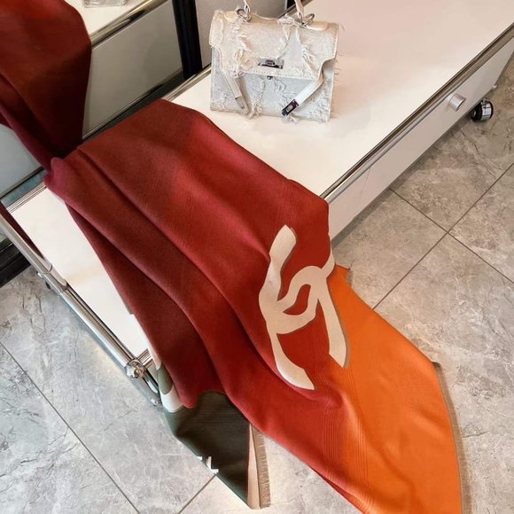 ๐โจAUTHENTICโจ๐CHANEL scarf - Picture 4 of 4